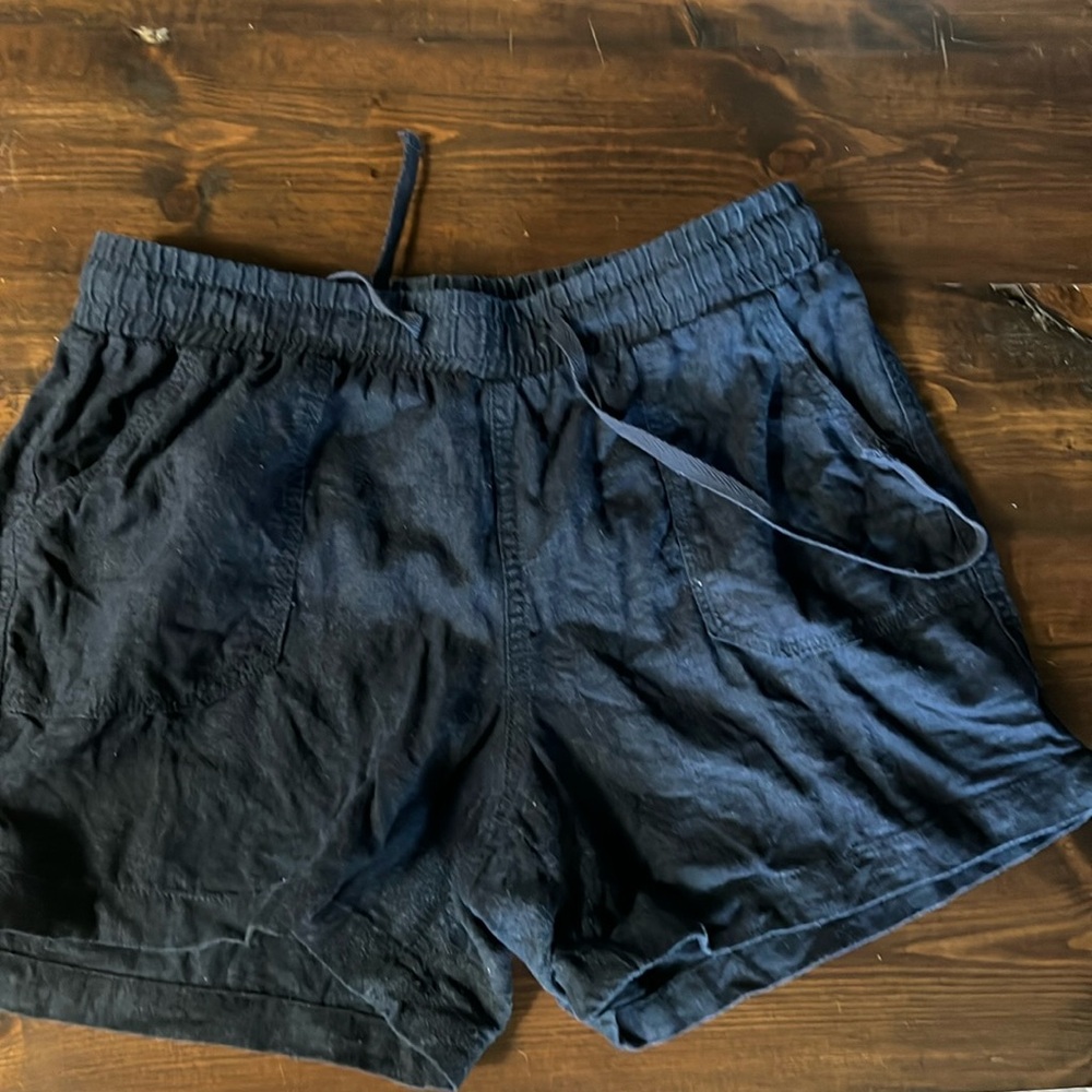 Navy elastic waist small shorts